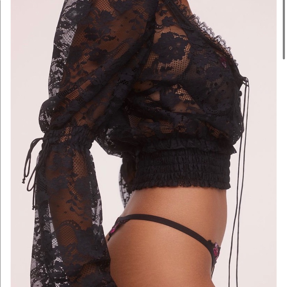 Victoria Secret - Picture 2 of 4